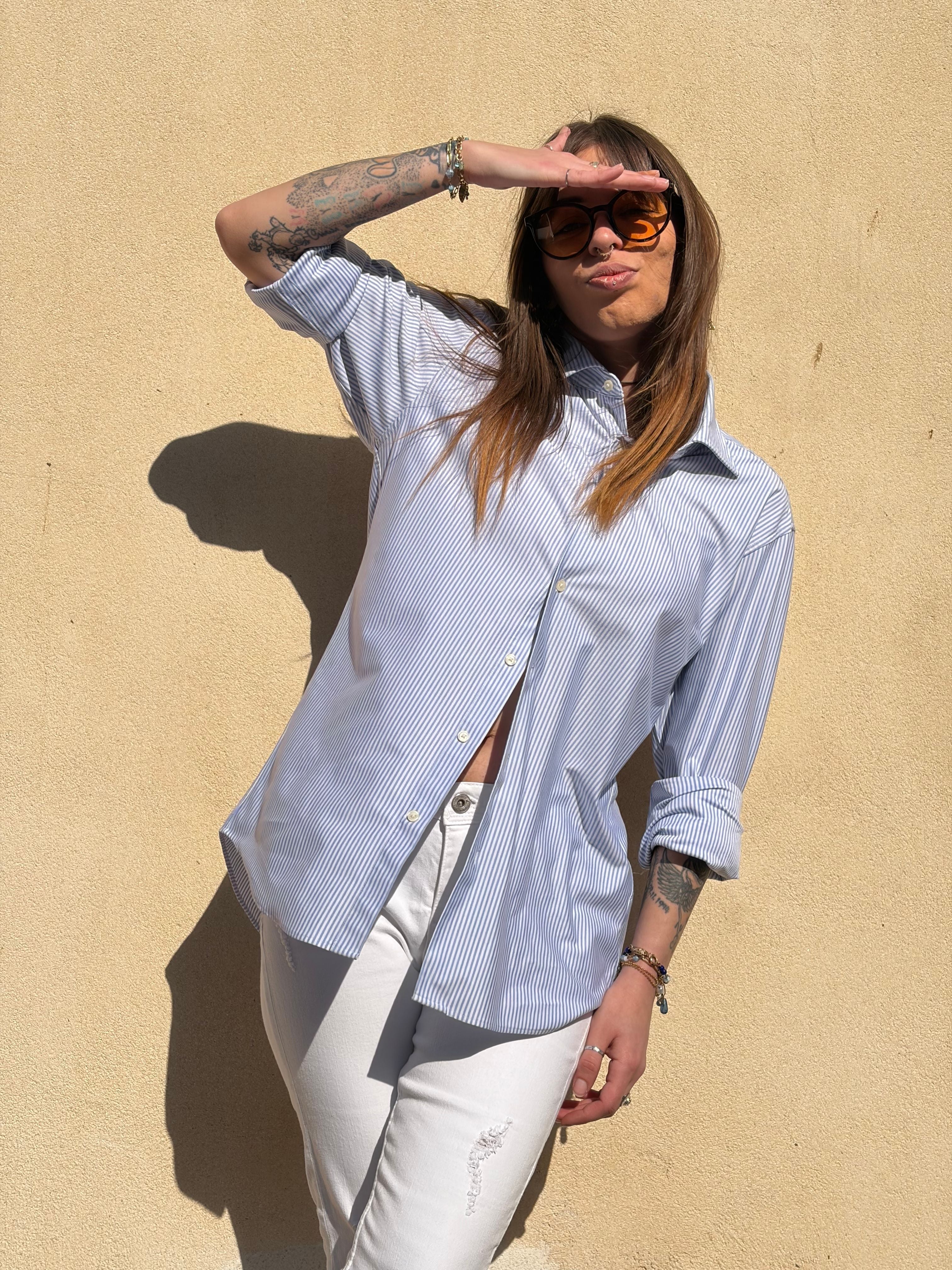 Comment porter une chemise femme oxford lorqu'on est grande ou grande et plus size ? - OVERSIXTALL